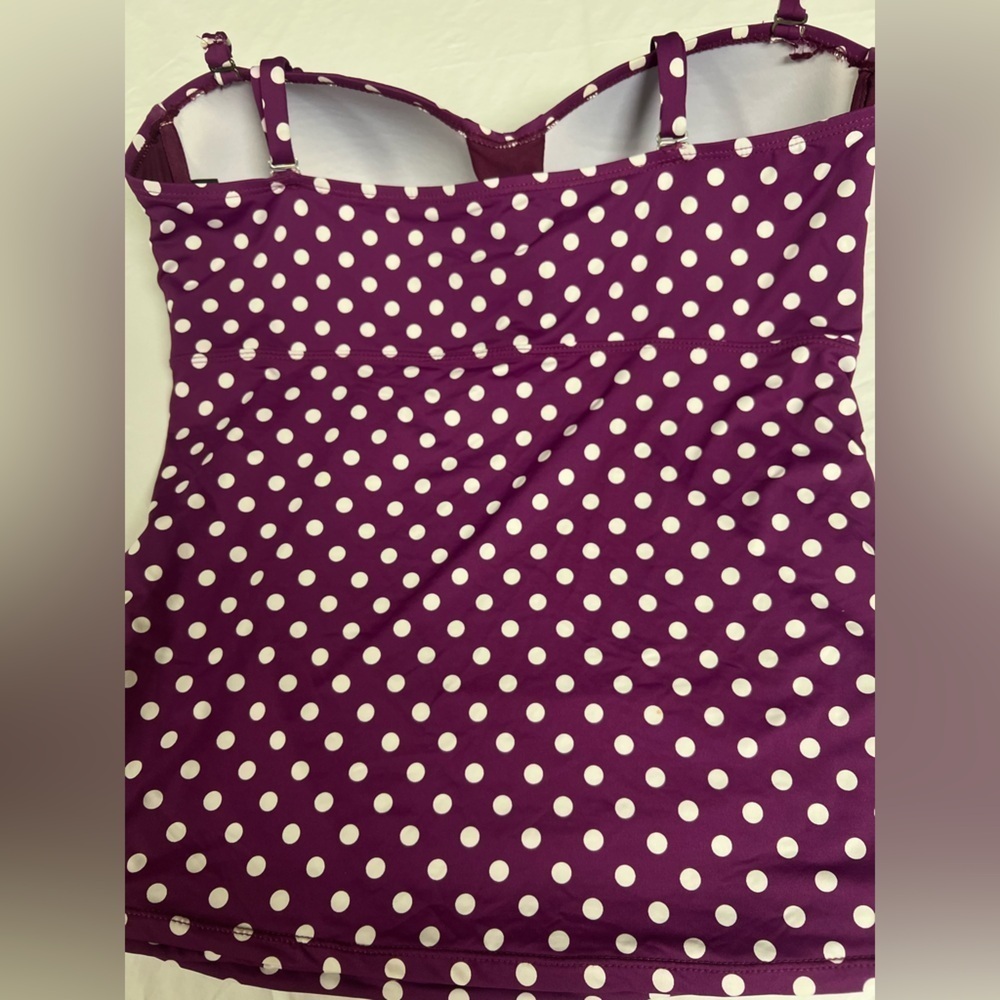 APT 9 TANKINI PURPLE/WHITE POLKA SIZE 1X
PADDED. NO UNDERWIRE RUCHED SIDES - Picture 4 of 9